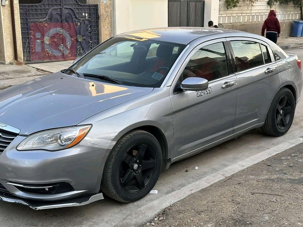 Chrysler 200